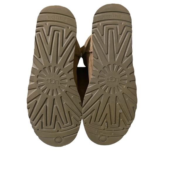 UGG Boots Classic Short, Best Seller. - Picture 6 of 12